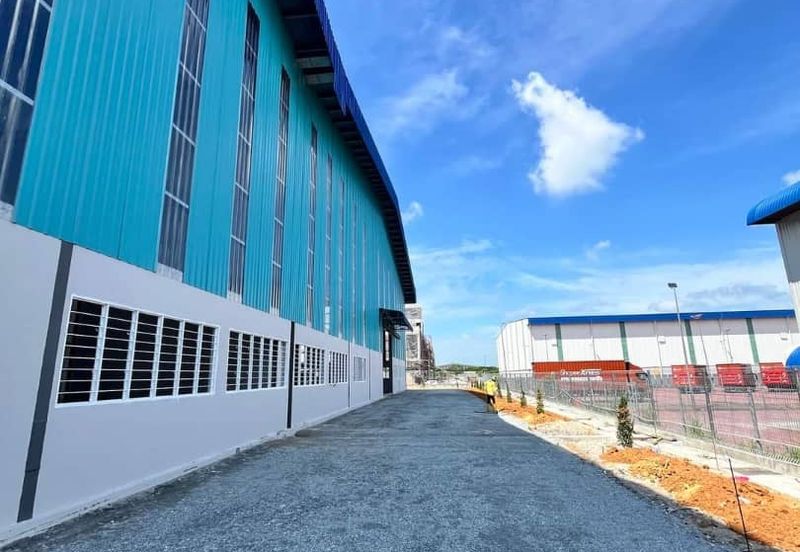 West Port, Pulau Indah