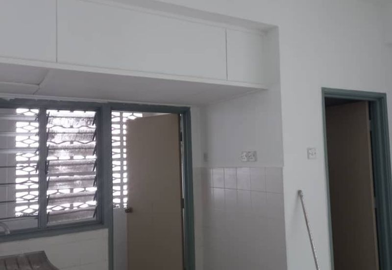 Taman Pinggiran Putra