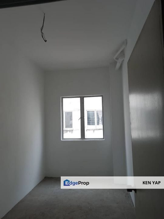 Low Cost Flat, Endlot Big Size Pinggiran Putra Taman Equine, Serdang, Selangor, Seri Kembangan
