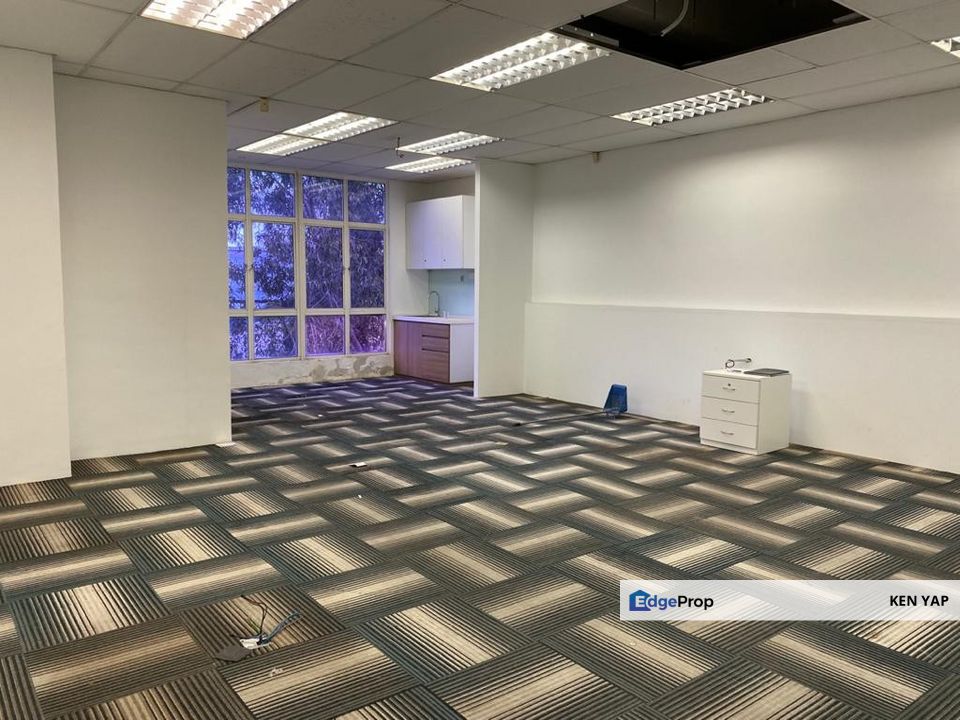 Renovated - 1st Floor Office @ Kota Damansara, Selangor., Selangor, Petaling Jaya