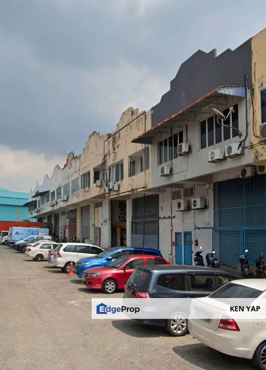 30x80 - 1.5 Storey Link Factory @ Selesa Jaya, Balakong., Selangor, Cheras