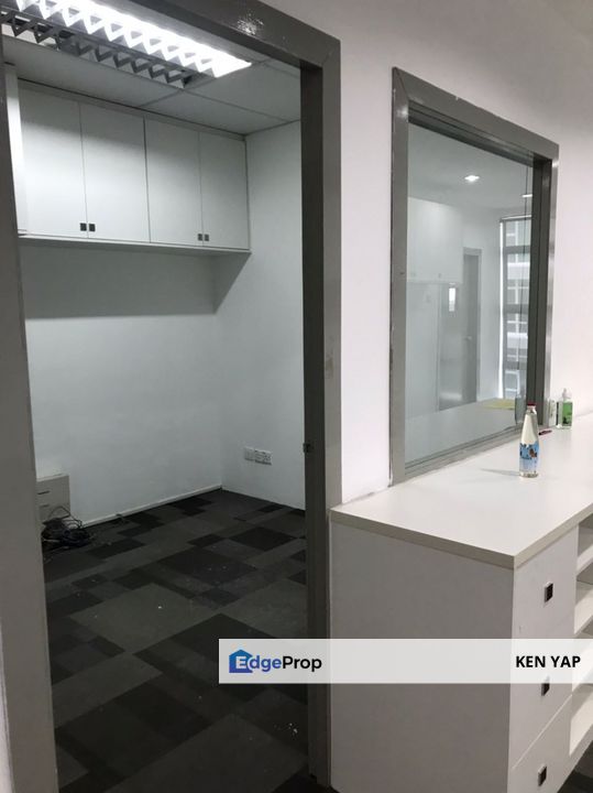 Renovated Office @ Oasis Ara Damansara, Ara Damansara, Selangor., Selangor, Ara Damansara