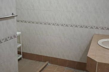 Winchester Double Storey Terrace House Gated Guarded Ara Damansara LRT