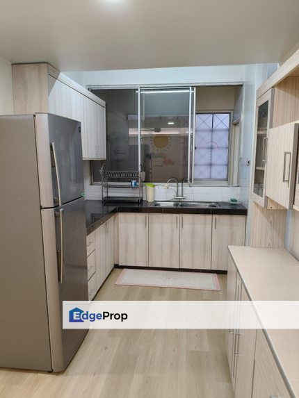 Kelana D'Putera Top Floor Condo Near LRT Near Paradigm Kelana Square, Selangor, Kelana Jaya