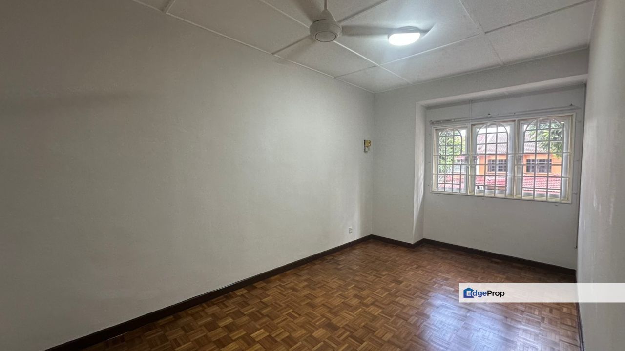 FREEHOLD USJ 2 Double Storey House n LRT USJ 7 Segi Subang Jaya Sunway, Selangor, USJ