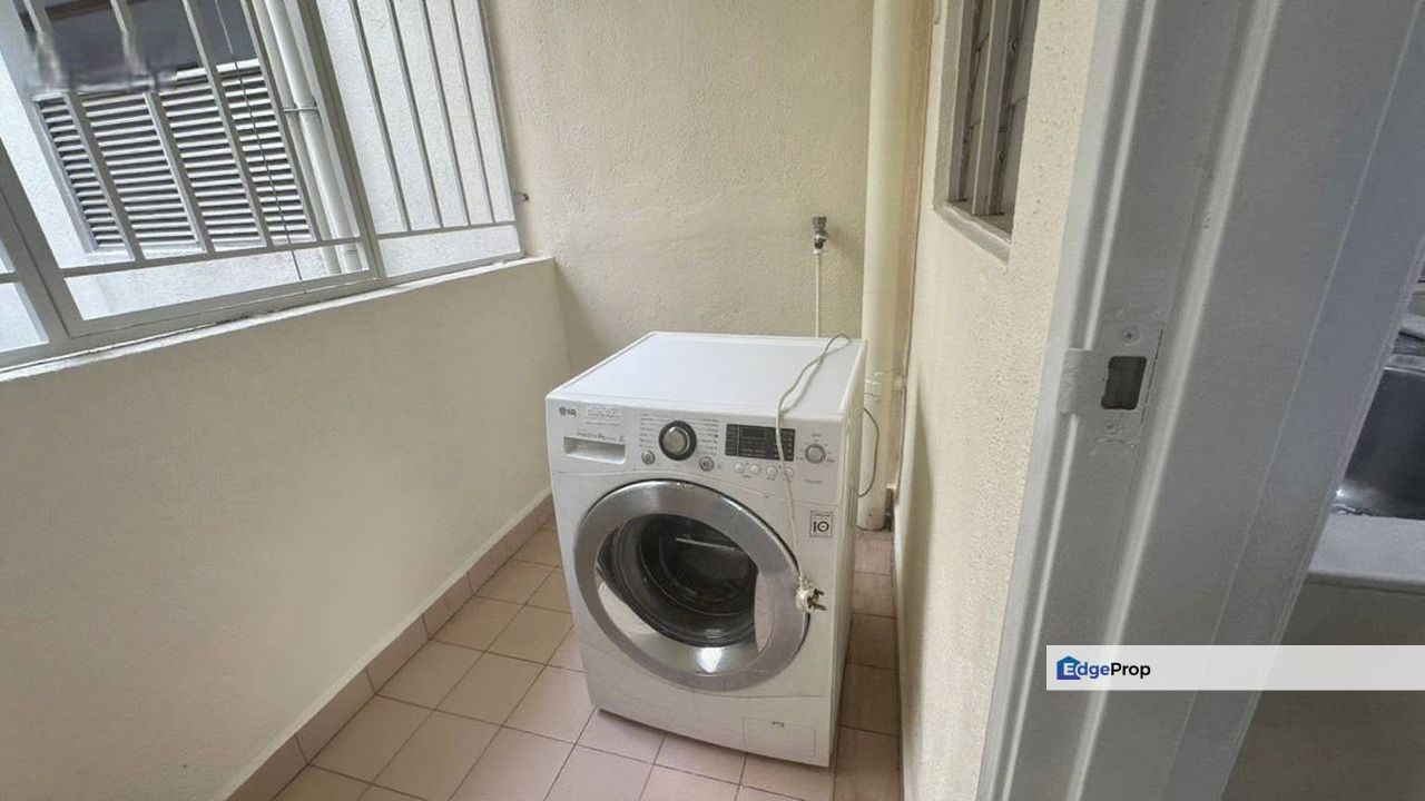 Freehold D' Aman Ria Condo Ara Damansara Petaling Jaya opposite LRT, Selangor, Ara Damansara