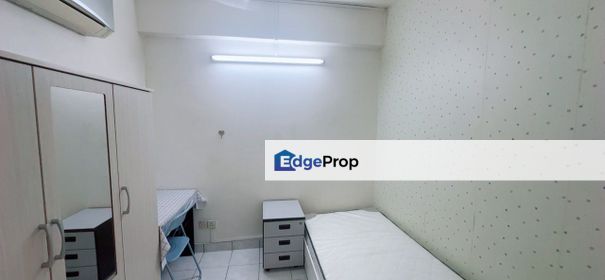Small Room Kelana D Putera Condo Near LRT 3 Parklane Square incl Wifi, Selangor, Kelana Jaya