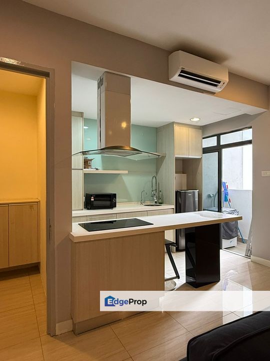 Renovated Ara Damansara Eve Suite Studio with Ceiling Fans Pool View, Selangor, Ara Damansara