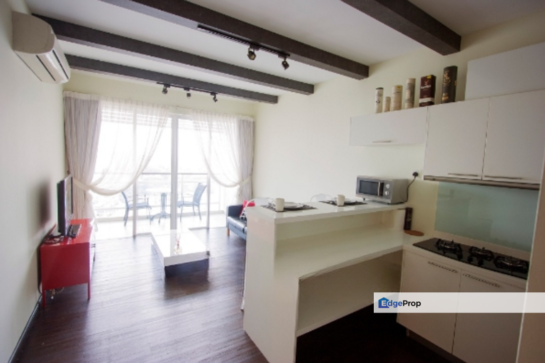 Oasis Serviced Suites Ara Damansara near Lotus and Citta Mall Village, Selangor, Ara Damansara