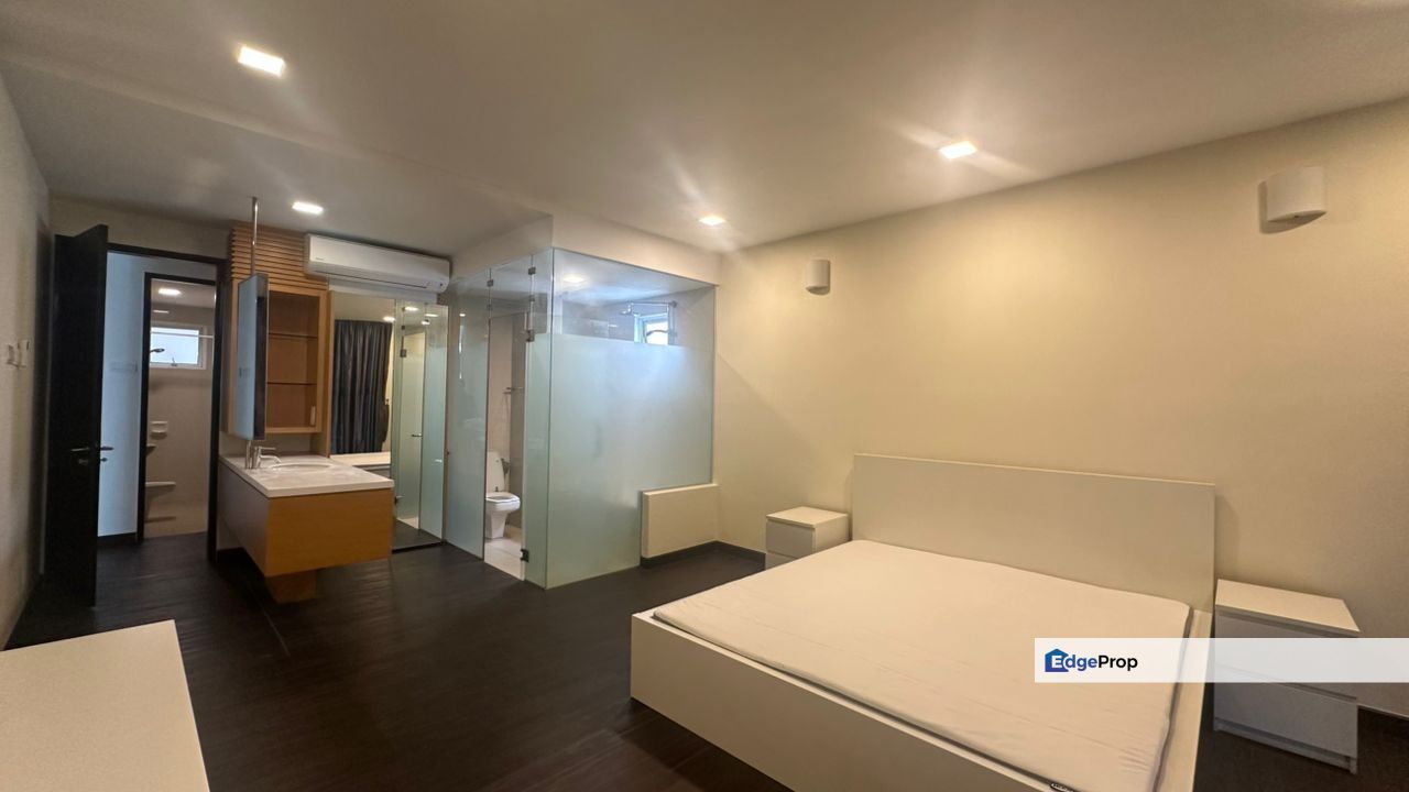 Oasis Serviced Suites Ara Damansara near Lotus and Citta Mall Village, Selangor, Ara Damansara