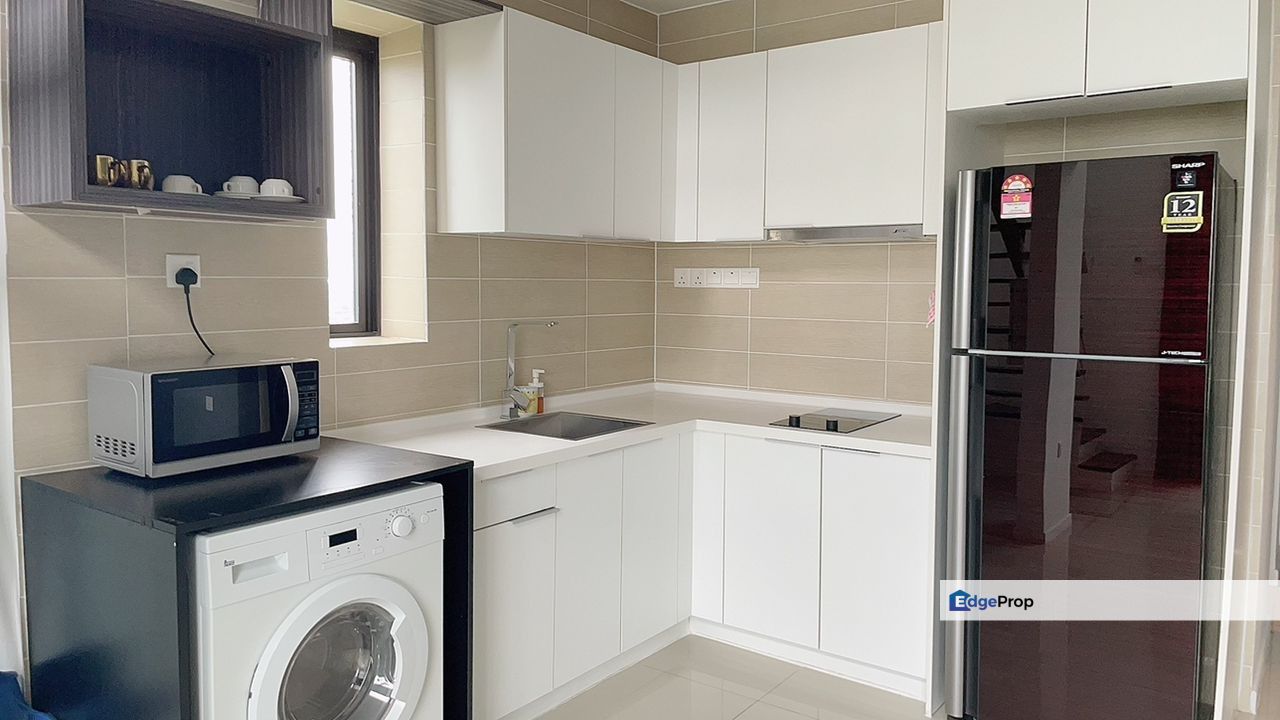 Sunway D'Latour Full Furnished Duplex next Taylor Lakeside Subang BRT, Selangor, Bandar Sunway