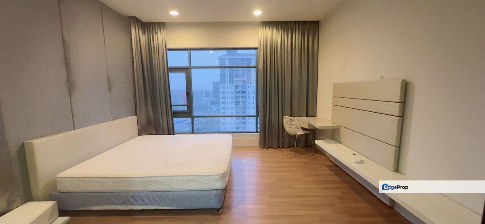 Eve Suite Studio Ara Damansara Pool View LRT Linked to KL Sentral KLCC, Selangor, Ara Damansara