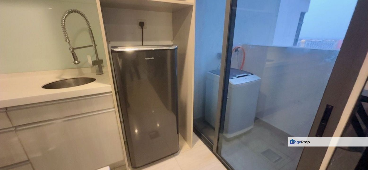 Eve Suite Studio Ara Damansara Pool View LRT Linked to KL Sentral KLCC, Selangor, Ara Damansara