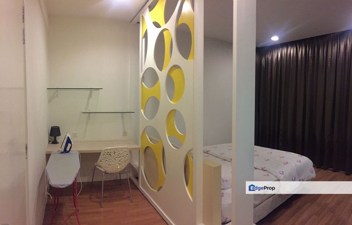 Eve Suite 2 Rooms Condo Beside LRT Lembah Subang Ara Damansara, Selangor, Ara Damansara