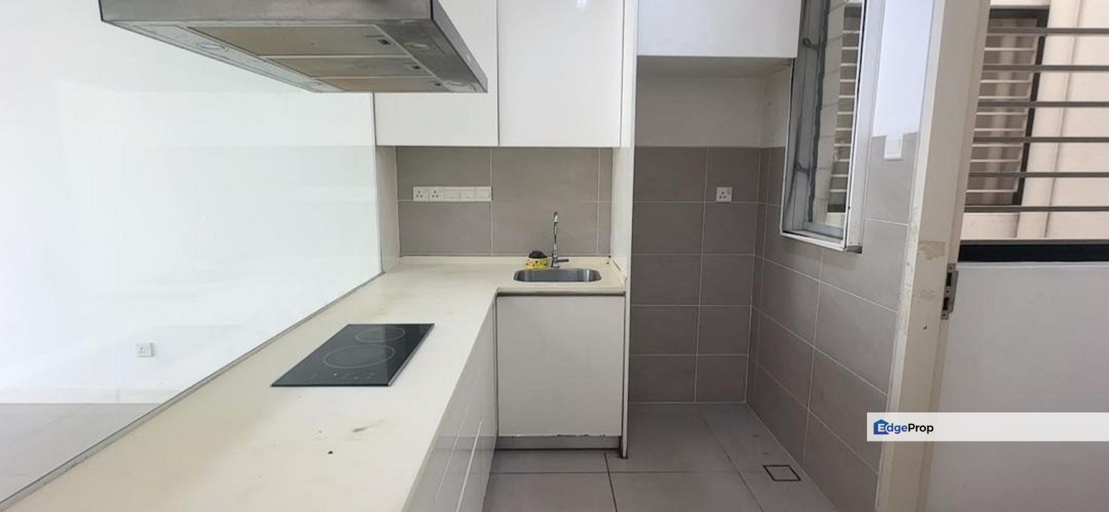 Nova Saujana Residence Condo nr LRT Ara Damansara Subang Airport Mall, Selangor, Shah Alam