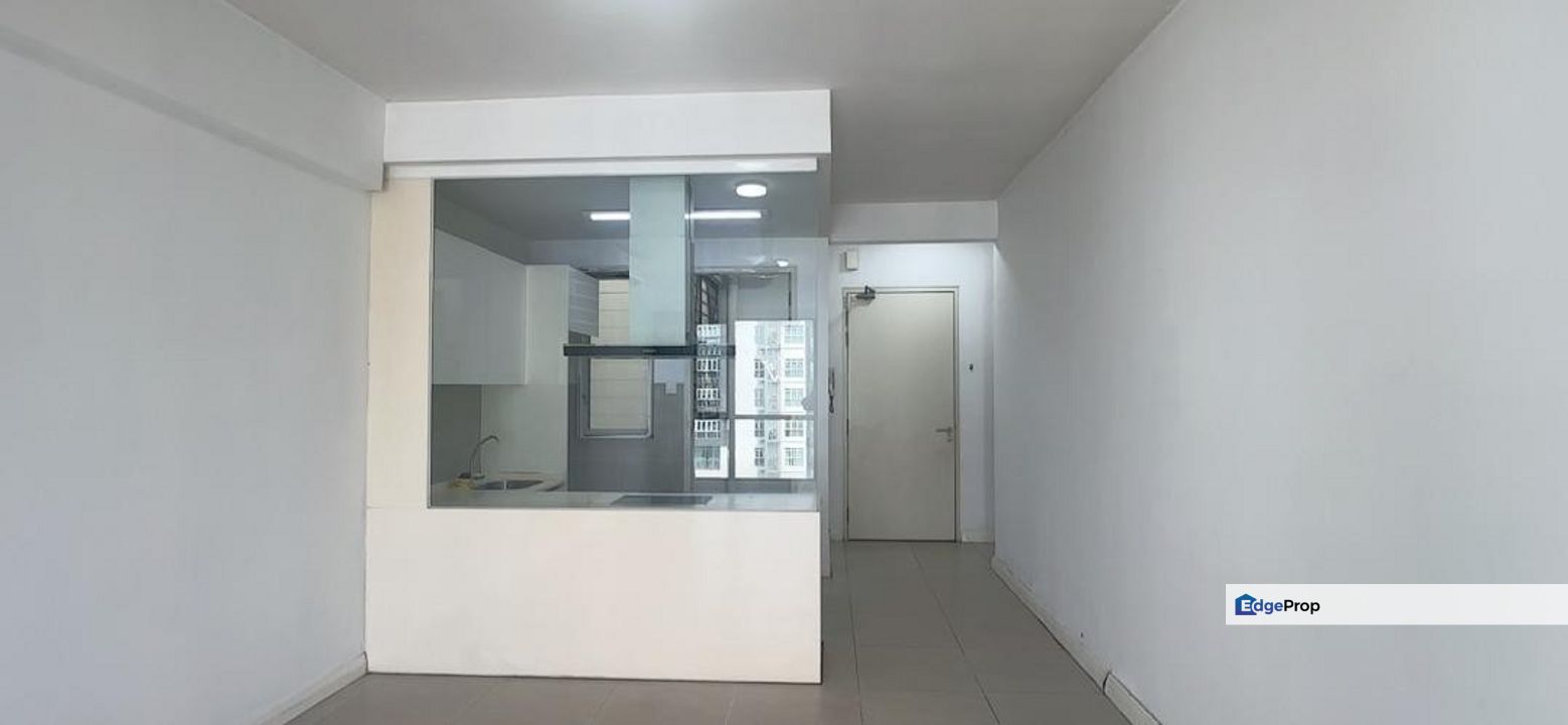 Nova Saujana Residence Condo nr LRT Ara Damansara Subang Airport Mall, Selangor, Shah Alam