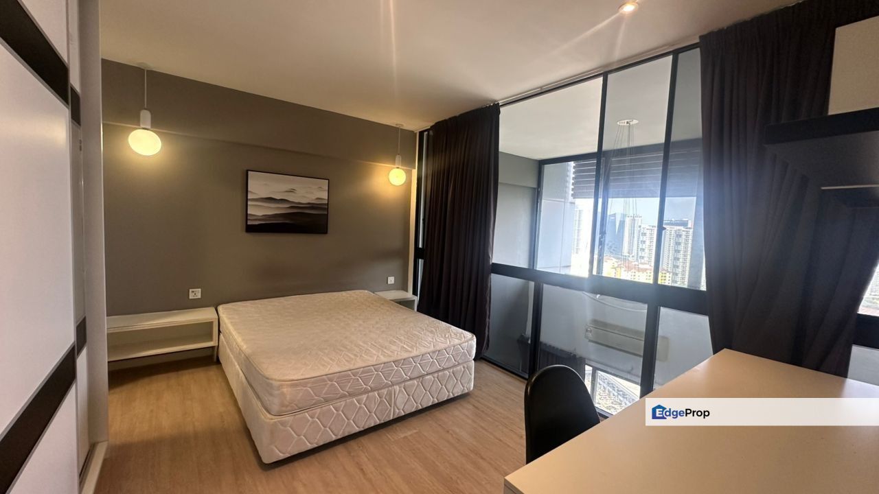 Sunway D'Latour Full Furnished Duplex next Taylor Lakeside Subang BRT, Selangor, Bandar Sunway