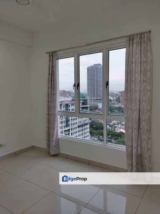 Zenith Residences facing Paradigm Mall Kelana Square nr LRT3 SS7 Jaya, Selangor, Kelana Jaya