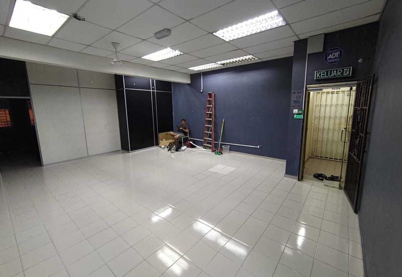 Renovated First Floor Office Unit Prima Saujana Kajang