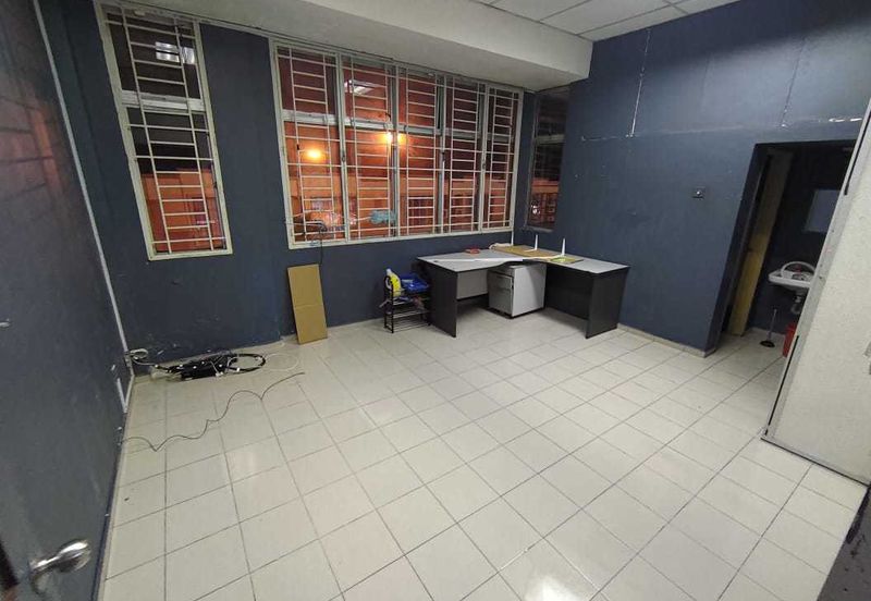 Renovated First Floor Office Unit Prima Saujana Kajang