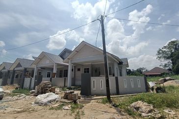 6 Unit Rumah Semi D Bunut Sarang Burung, Wakaf Bharu