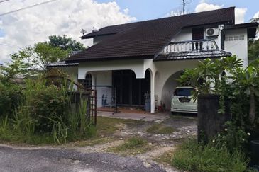 Banglo 2 Tingkat Berdekatan Bandar Pasir Puteh
