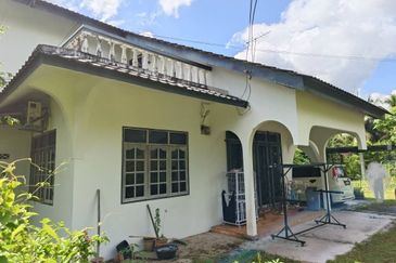 Banglo 2 Tingkat Berdekatan Bandar Pasir Puteh