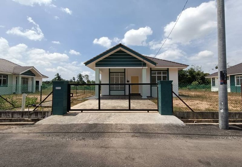 Banglo Setingkat di labok, Machang