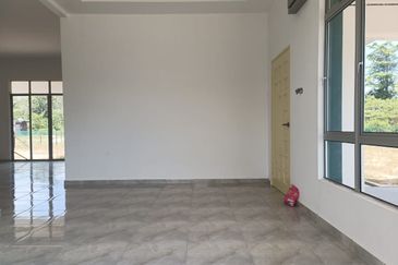 Banglo Setingkat di labok, Machang