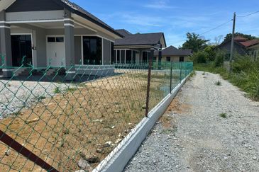 Banglo Setingkat Baru Siap Di Pasir Tumboh