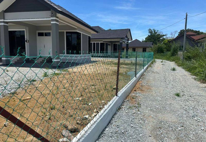 Banglo Setingkat Baru Siap Di Pasir Tumboh