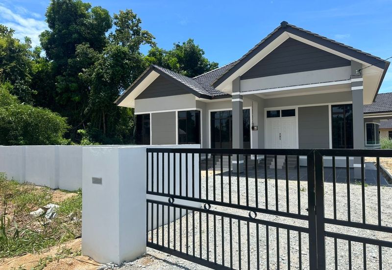 Banglo Setingkat Baru Siap Di Pasir Tumboh