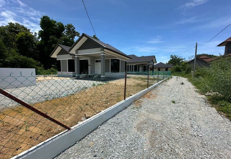 Banglo Setingkat Baru Siap Di Pasir Tumboh