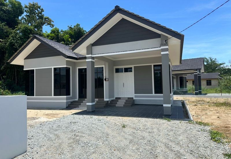 Banglo Setingkat Baru Siap Di Pasir Tumboh