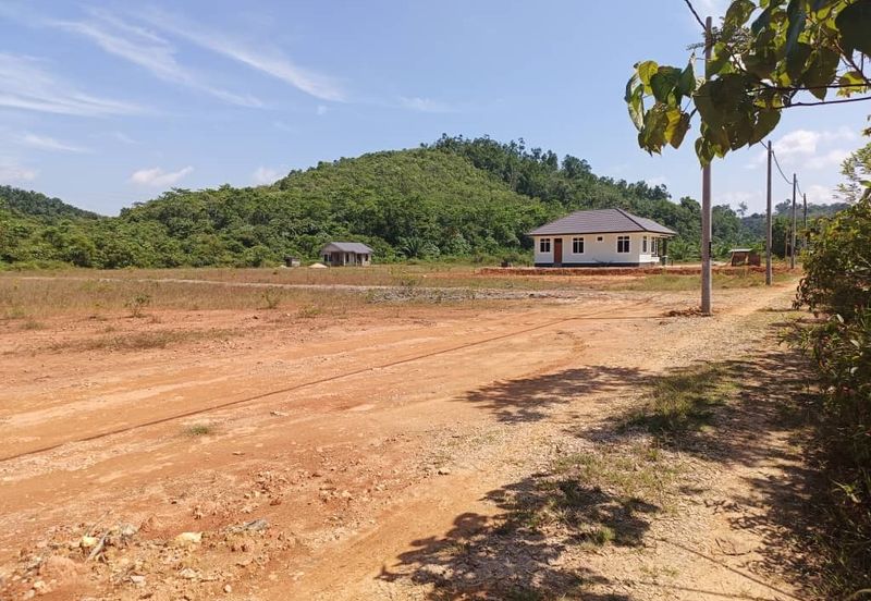 Tanah Lot Banglo, Jalan Sg Durian, Kuala Krai