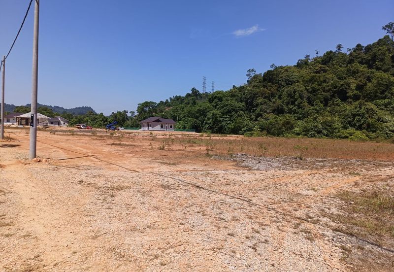 Tanah Lot Banglo, Jalan Sg Durian, Kuala Krai