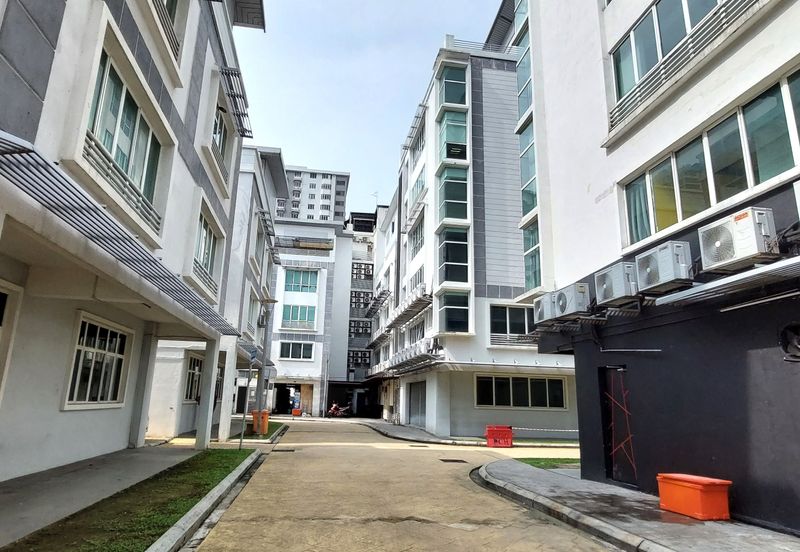 Parklane Commercial Hub