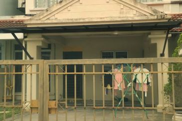 Jalan Anggerik Aranda 31/28