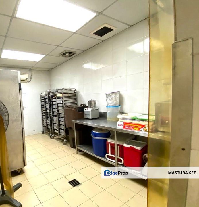 Shop for sale at Puchong Gateway, Selangor, Puchong