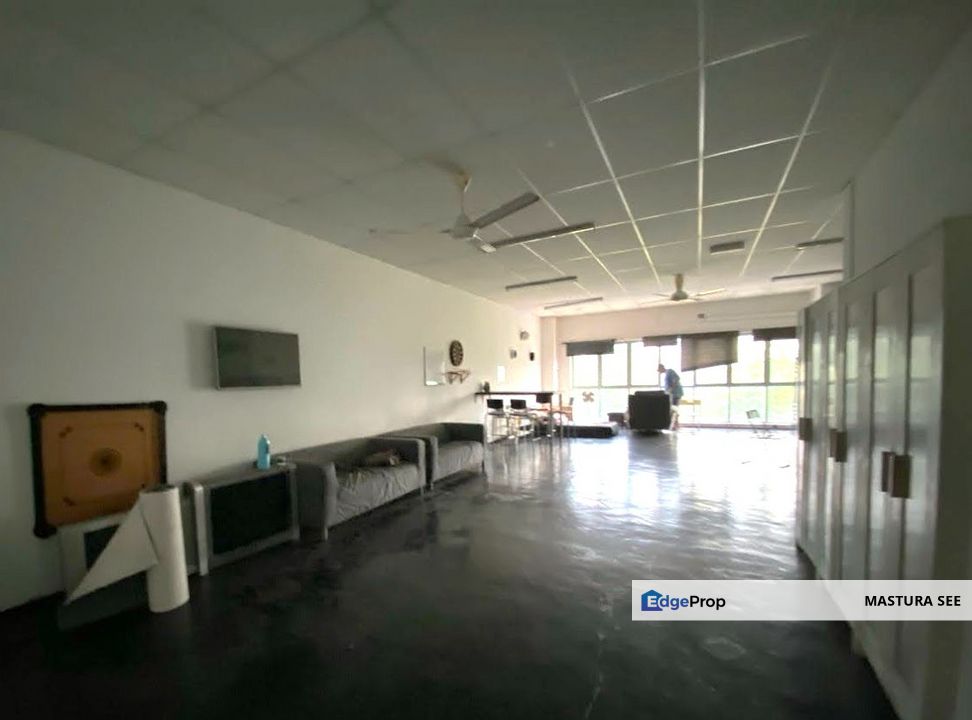 Shop for sale at Puchong Gateway, Selangor, Puchong