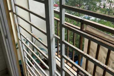 Residensi Warnasari 2