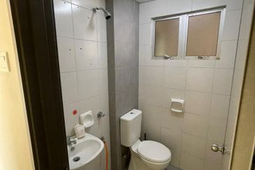 Residensi Warnasari 2