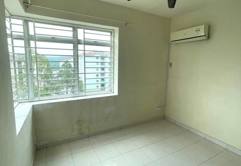 Residensi Warnasari 2