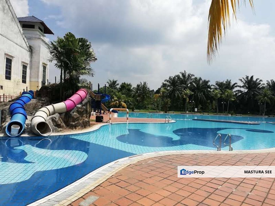 Commercial land for sale at Bukit Beruntung Golf Club, Selangor, Rawang