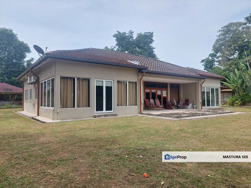 Single storey bungalow for sale at Monterez Golf, Shah Alam, Selangor, Shah Alam