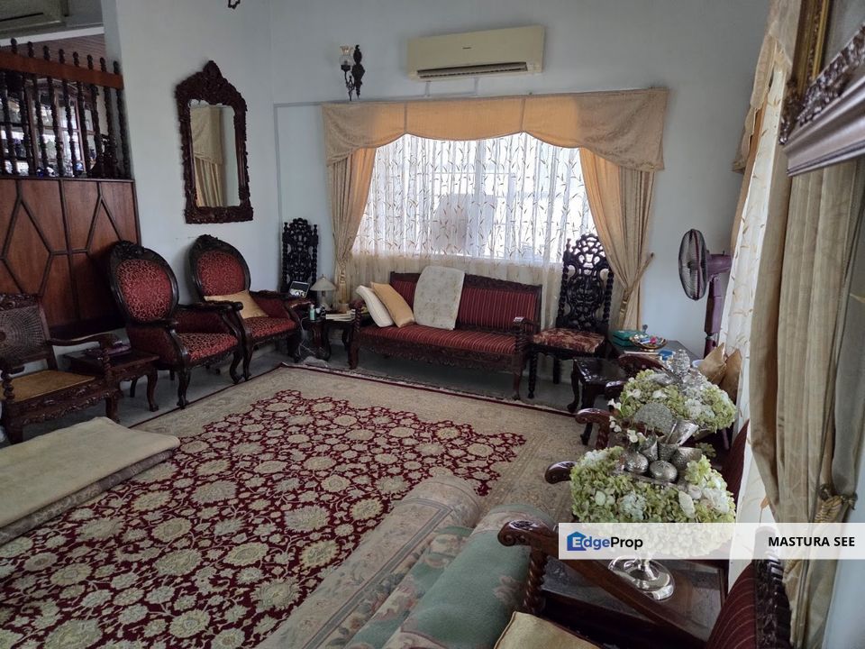 Lovely Semi D house for sale at Damansara Utama, Selangor, Petaling Jaya