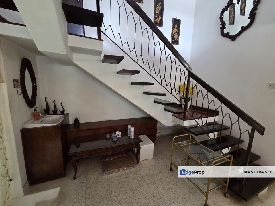 Lovely Semi D house for sale at Damansara Utama, Selangor, Petaling Jaya