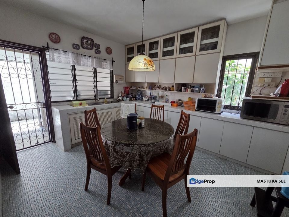 Lovely Semi D house for sale at Damansara Utama, Selangor, Petaling Jaya