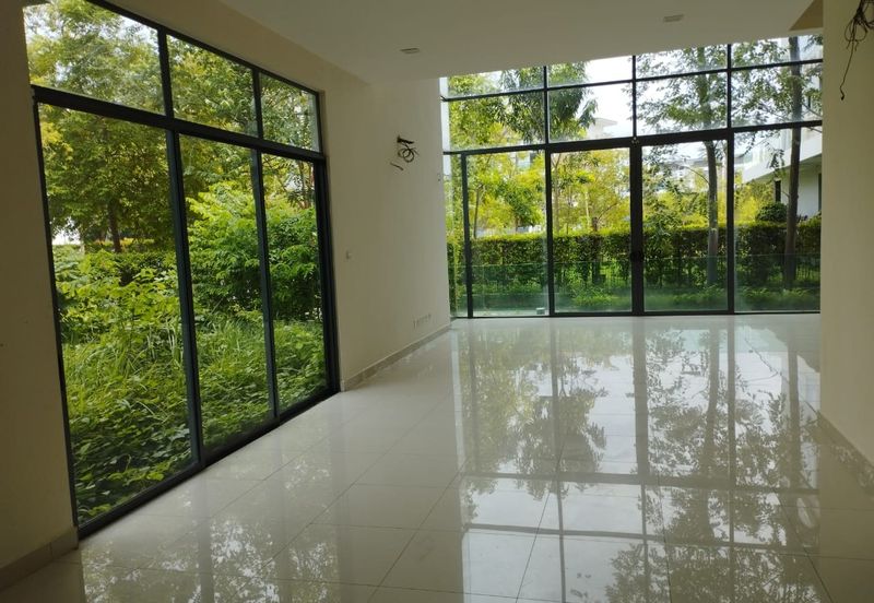 Taman Nusaputra Timur