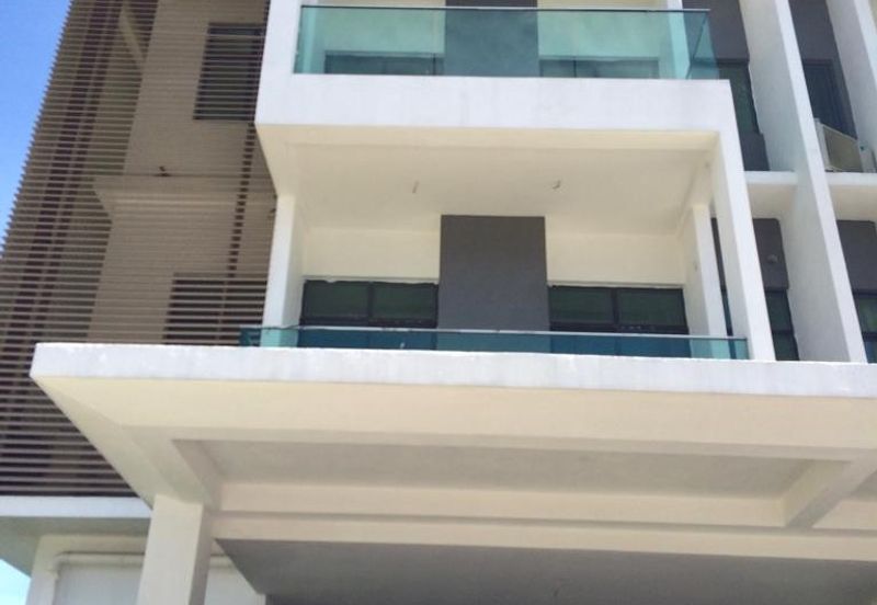 Taman Nusaputra Timur